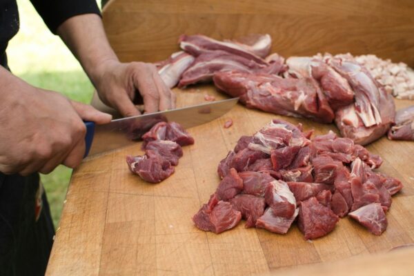 Makan Daging Kurban Berlebihan Jelang Iduladha 2025, Waspadai Lemak dan Kolesterol